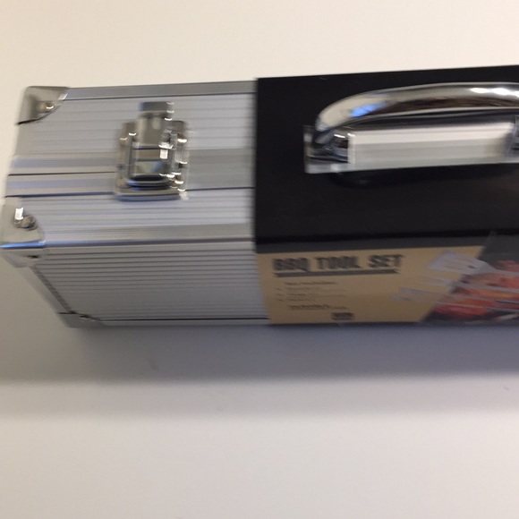 BBQ TOOL SET - 3 pieces New in box 27x8 - Picture 4 of 7